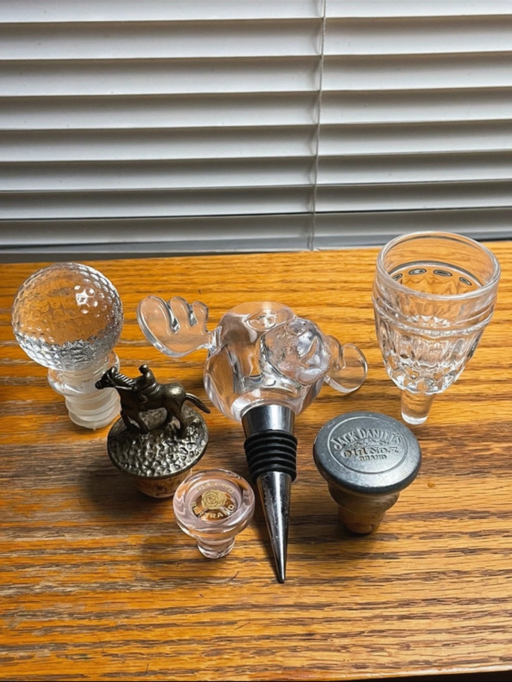 6 Bottle Stoppers - Acrylic & Gladd